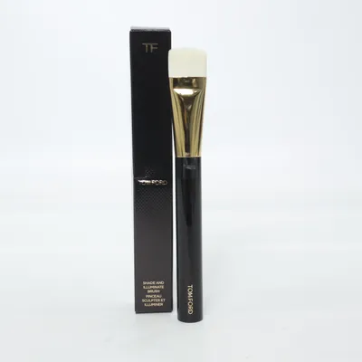 Makeup børste ( Shade & Illuminate Brush 04 – Präzisionskonturierung) fra Tom Ford