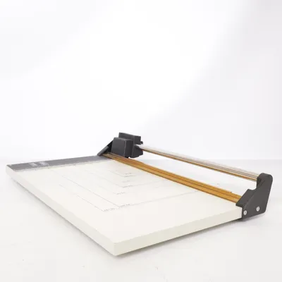 Pappersskärare (7036) från Ideal