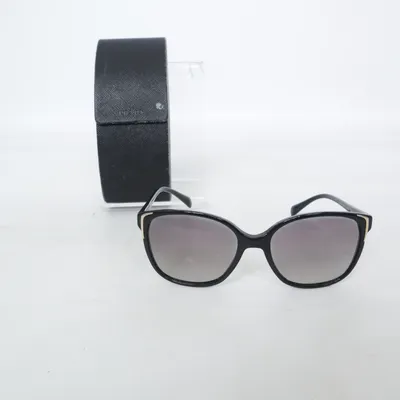 Solglasögon (SPR010) från Prada