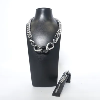 Smyckesset (Silverfärgad, Svart, Vit) från Swarovski Okänd metall