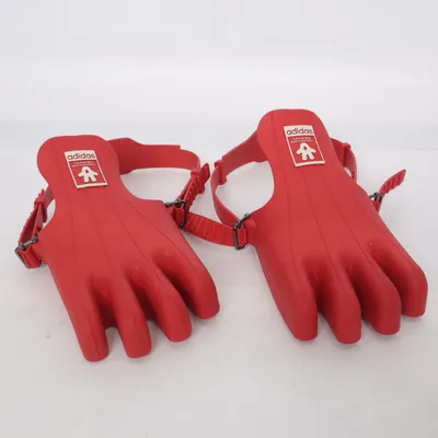 Sportutrustning (Röd) från Adidas x Avavav