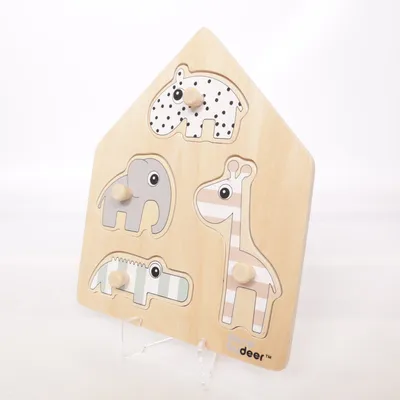 Aktivitetsleksak från Done by Deer