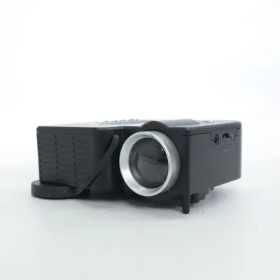 Projector (UC28C)
