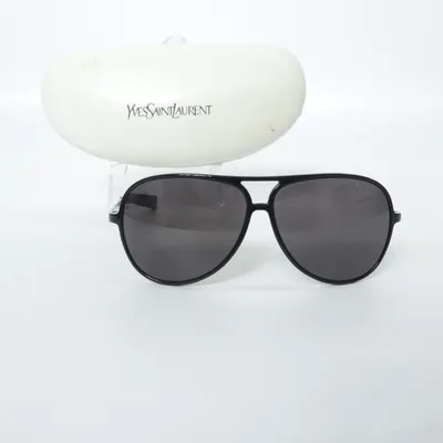 Solglasögon (Dark Ruthenim) från Yves Saint Laurent