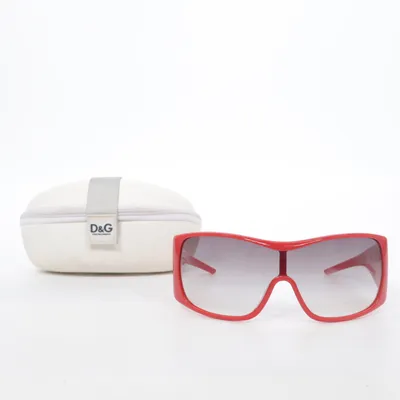 Solglasögon ( DG8033B) från Dolce & Gabbana