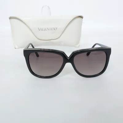 Solglasögon (V638S) från Valentino