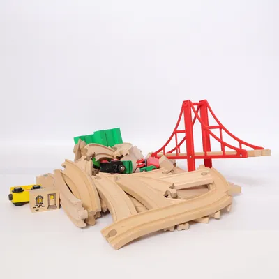 Tågbana (Brun, Röd, Grön) från Brio