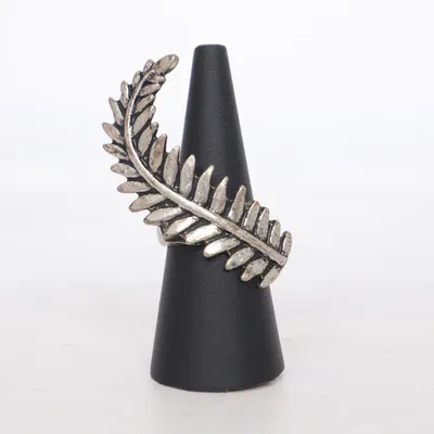 Ring (Silverfärgad) Okänd metall