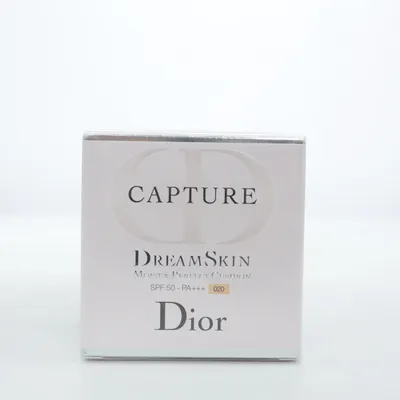 Foundation (Capture Dreamskin Moist & Perfect Cushion SPF50 020 Light Beige ) van Christian Dior Parfums