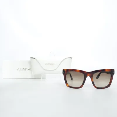 Solglasögon (V711S) från Valentino