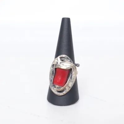 Ring (Röd, Silverfärgad) Okänd metall