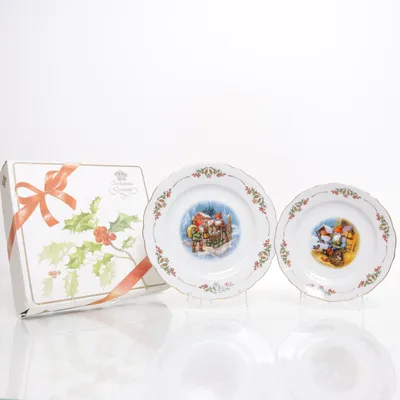 Tallrik (Oanvända 2 st tallrikar i olika storlekar:1 förrättstallrik och 1 mattallrik Gammaldags jul) från Fyrklövern