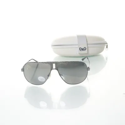 Dolce and hotsell gabbana hand sunglasses