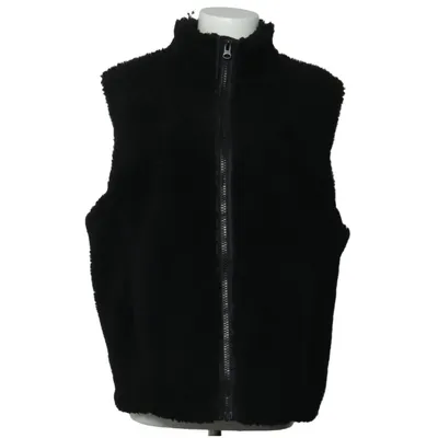 Ytterväst (Chi Pile Vest) från Weekday Polyester
