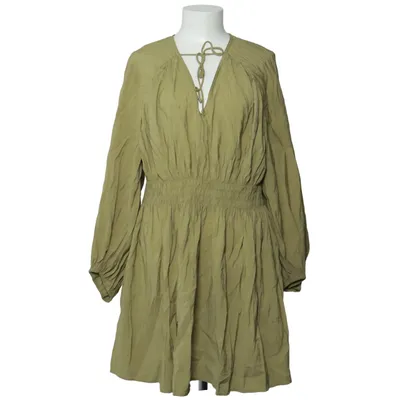 Kleid (Grün) von H&M Viskose, Polyester
