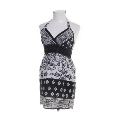 Halterneckklänning (Svart, Vit) från She's Cool Bomull