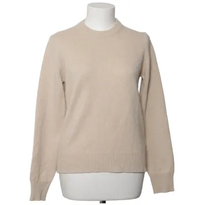 Tröja (THE CASHMERE SWEATER) från Asket Ull