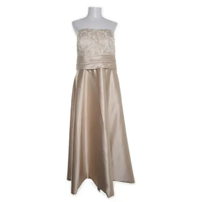 Aftonklänning (Beige) från Lanting Bride