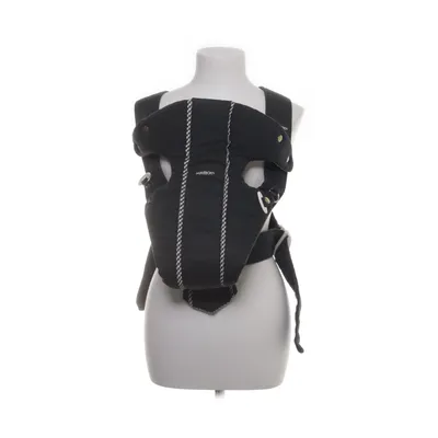 Bärsele (Svart, Vit) från BabyBjörn