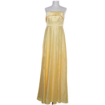 Aftonklänning (Gul) från Fashion Nova