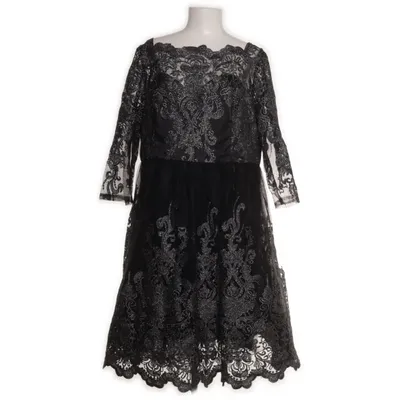 Klänning (Svart) från Chi Chi London Polyamid