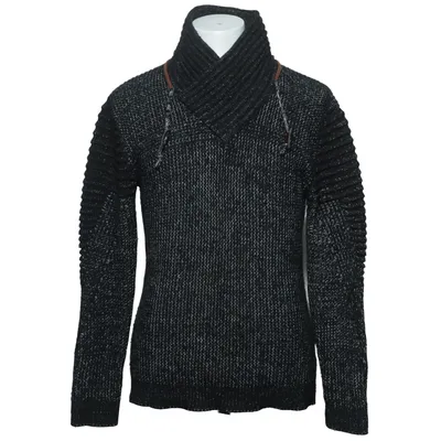 Pull-over (Noir, Blanc) de Much More Acrylique