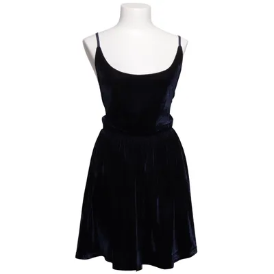 Robe (Noir) de Model Behaviour