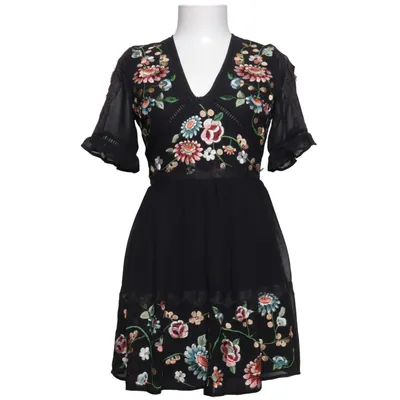 Klänning (Svart, Flerfärgad) från ASOS Polyester, Viskos