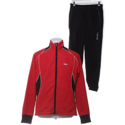 Mjukisset (Svart, Röd, Vit) från Craft Polyester
