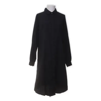 Robe chemise (Noir) de Pernilla Wahlgren Design
