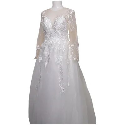 Brudklänning (TS Couture) från TS Couture Polyester