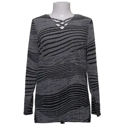 Sweater (Black, White) from Daxon