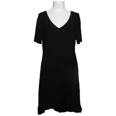 Wrap dress (Black) from Spirit