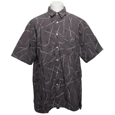 Chemise à manches courtes (Gris, Blanc, Noir) de Equivoque