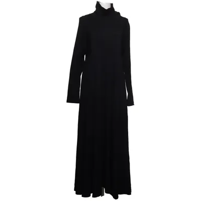 Robe à col roulé (Noir) de Gunilla Pontén