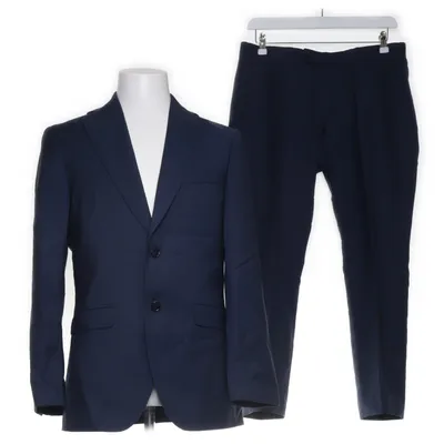 Kostym (Modeller Elvis (jacka) och Jim (byxor). Slim fit.) från SIR of Sweden Ull