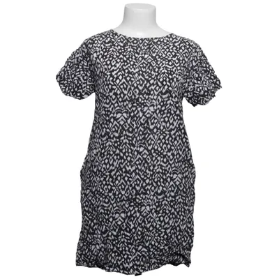 Robe (Noir, Blanc) de Softgrey