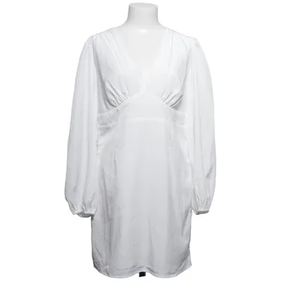 Robe (Blanc) de Nelly x Glamorous