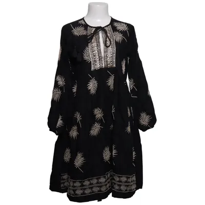 Klänning (Der Hauptstoff ist Baumwolle - nur die Stickerei Polyester / bestickt, bohemian, elegant, Silvester, vintage, old hollywood, Party, Glamour, Hochzeit, Cocktailkleid, sexy, Date, Rendezvous, feminin, weiblich, verspielt, romantisch, Gold, Glitzer) från Oltre Bomull, Polyester