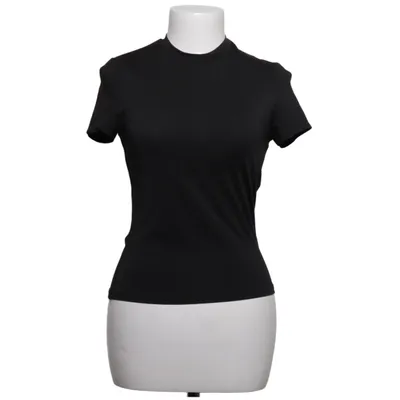 T-shirt (Black) from Venderby's