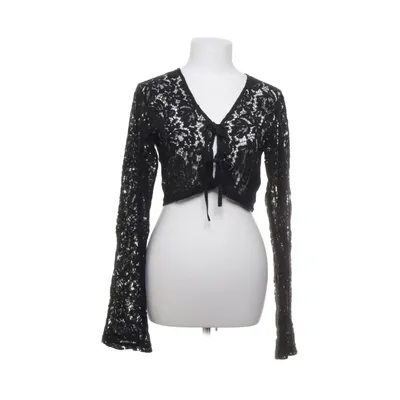 Kofta (Crochet Cardigan) från Josefine HJ x NA-KD