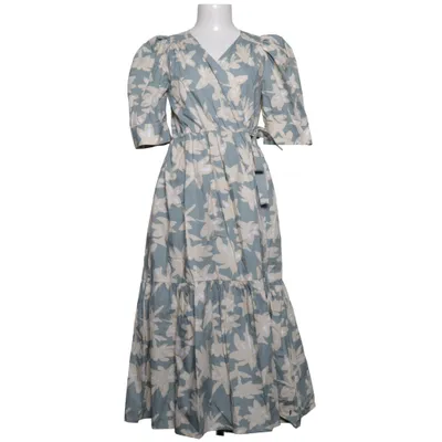 Omlottklänning (Wrap Dress With Wide Cuff In Wild Flower Print) från Coster Copenhagen Ekologisk bomull