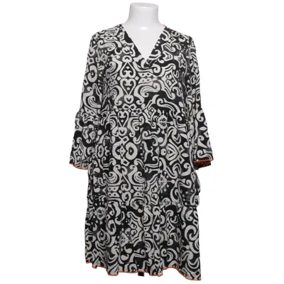 Robe (Noir, Blanc, Orange) de Sarah