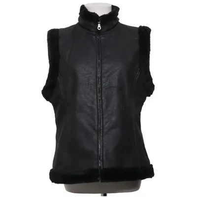 Outer vest (Black) from Diva Acrylic