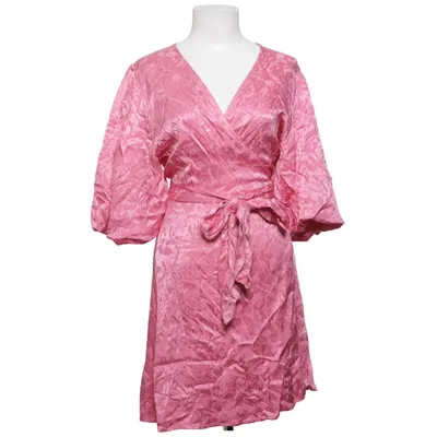 Omlottklänning (Rosa) från Boii Viskos