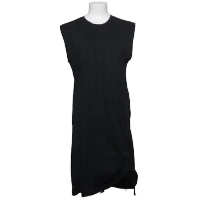 Robe (Noir) de Jordan Coton, Polyester