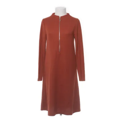 Mammaklänning (MLJESSY LIA L/S JRS ABK DRESS 2F A) från Mamalicious Återvunnen polyester