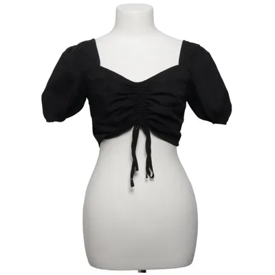 Crop top (Black) from PrettyLittleThing