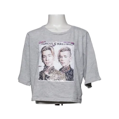 T-shirt (Grå) fra Marcus & Martinus x H&M Polyester, Bomuld