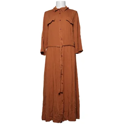 Robe chemise (Marron) de Mazing Viscose